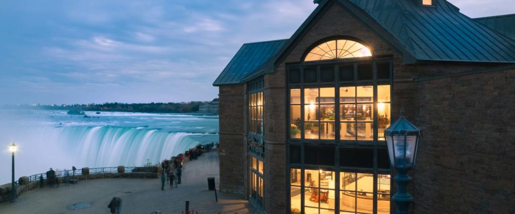 Toronto to Niagara Falls Tours with Lunch