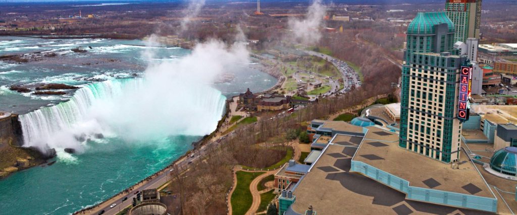 A Luxury Tour of Niagara Falls with Lunch