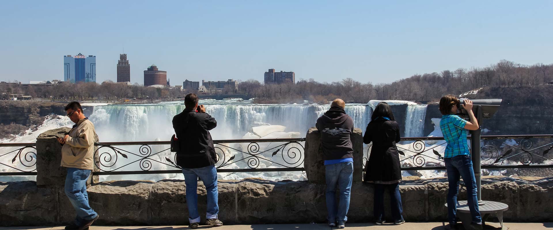 Exploring Niagara Falls in a Group – Toronto to Niagara Falls Group Tours