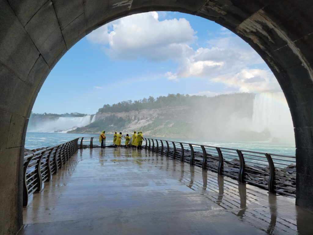 Spectacular new viewing platform along Niagara Gorge