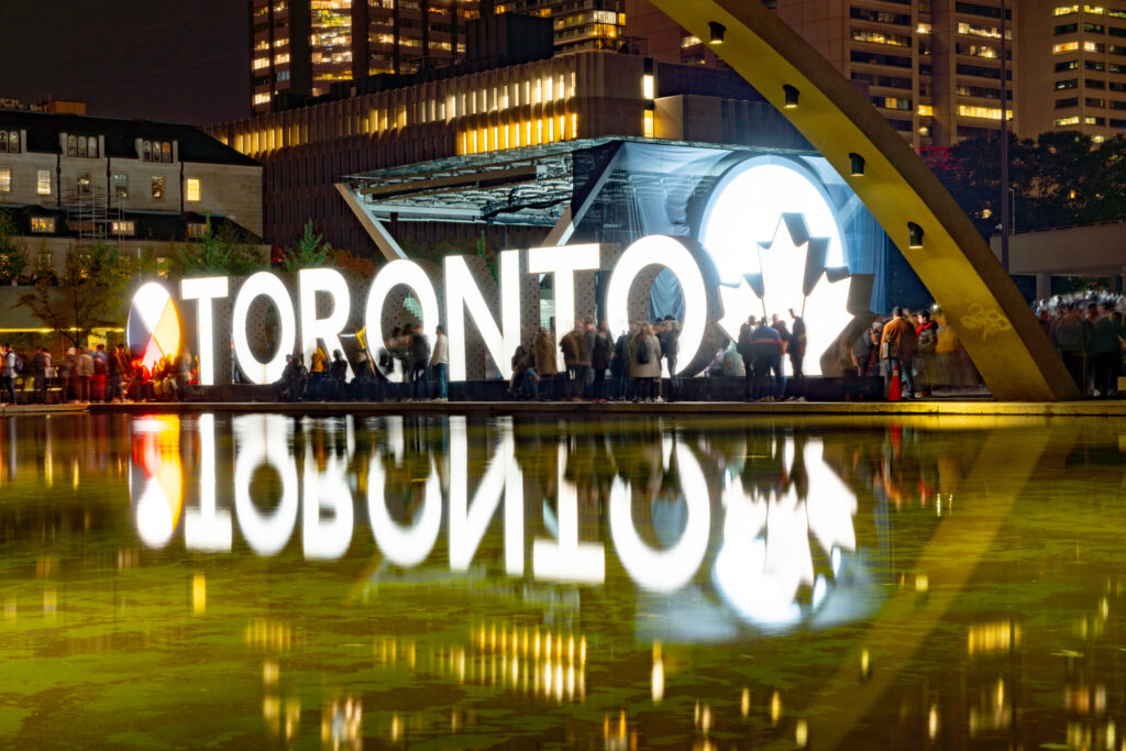 What are 5 interesting facts about Toronto?