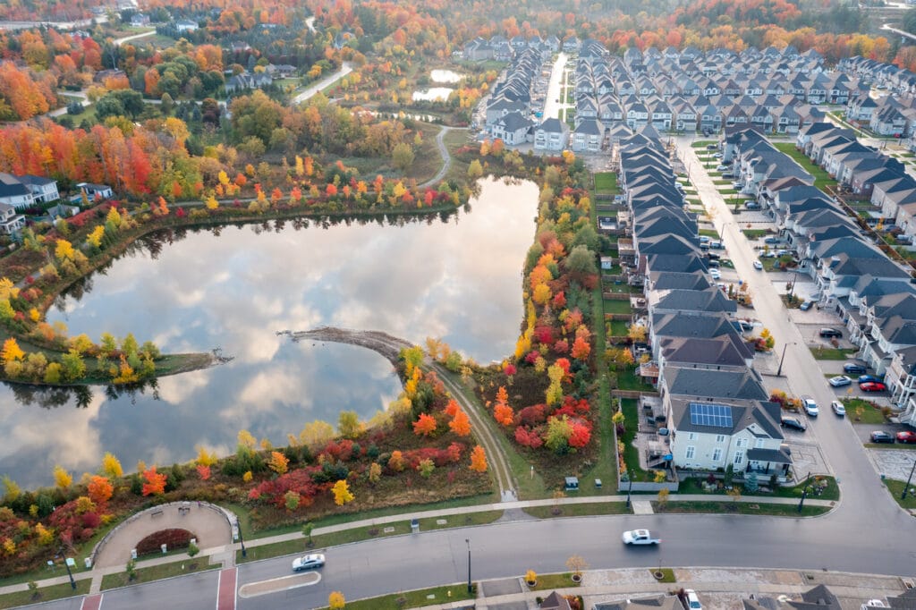 Is Toronto flat or hilly?