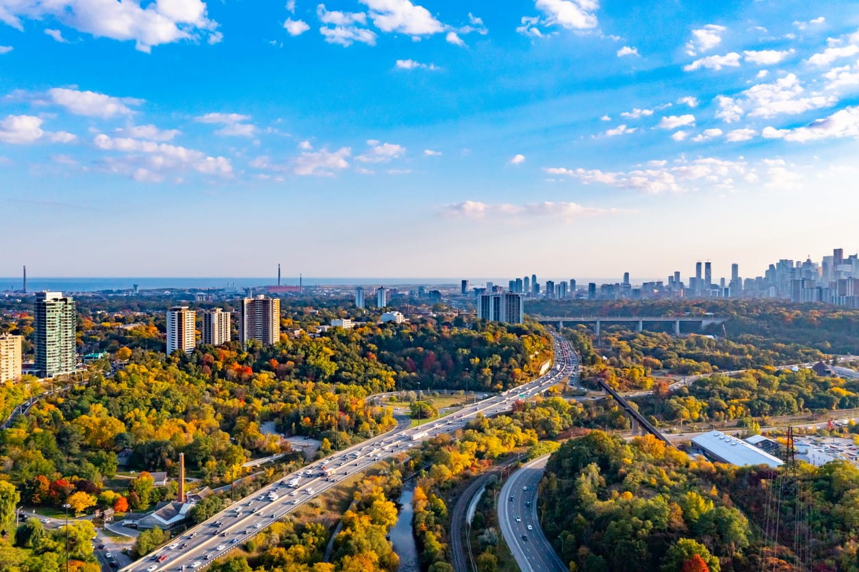 Is Toronto flat or hilly?