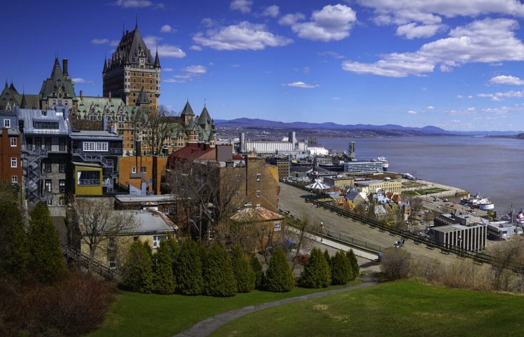 Top 10 Destinations In Eastern Canada | ToNiagara