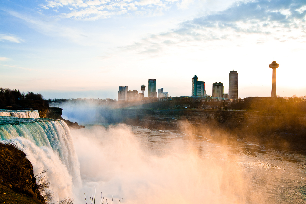 Should I stay in Toronto or Niagara Falls?