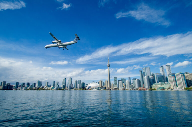 What is the cheapest time of year to fly to Toronto? ToNiagara
