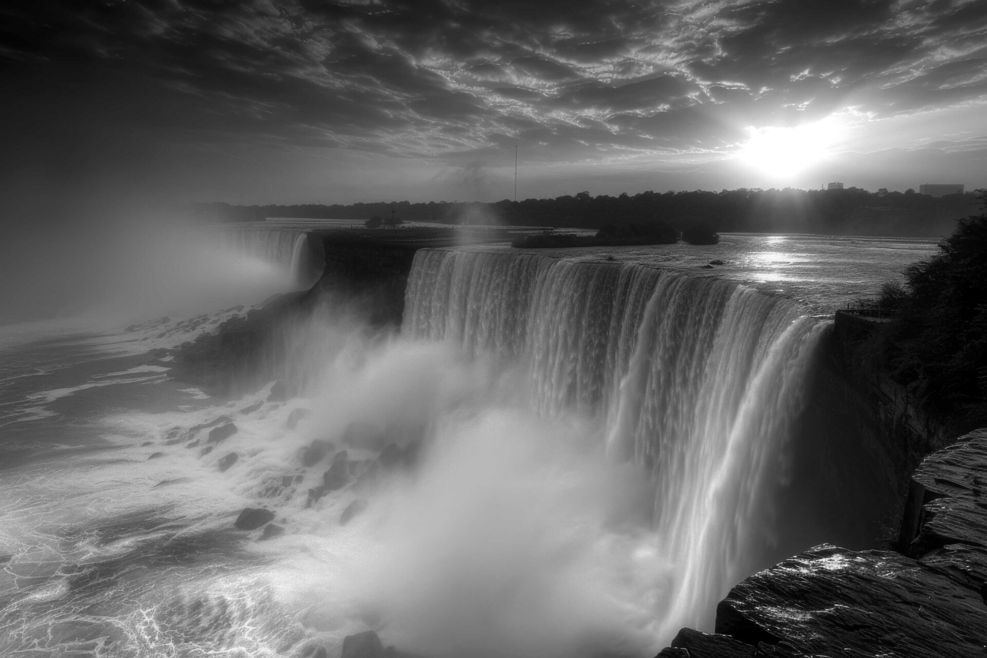 Black and white image of Niagara Falls Canada